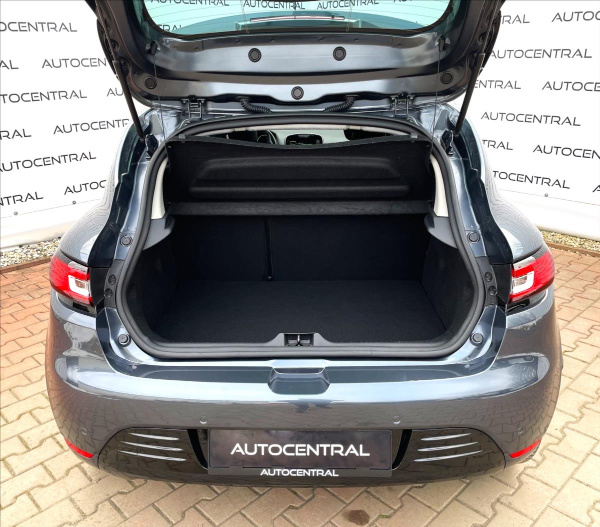 renault-clio-1-2-tce-87kw-po-servisu-stk-12-27 - 9