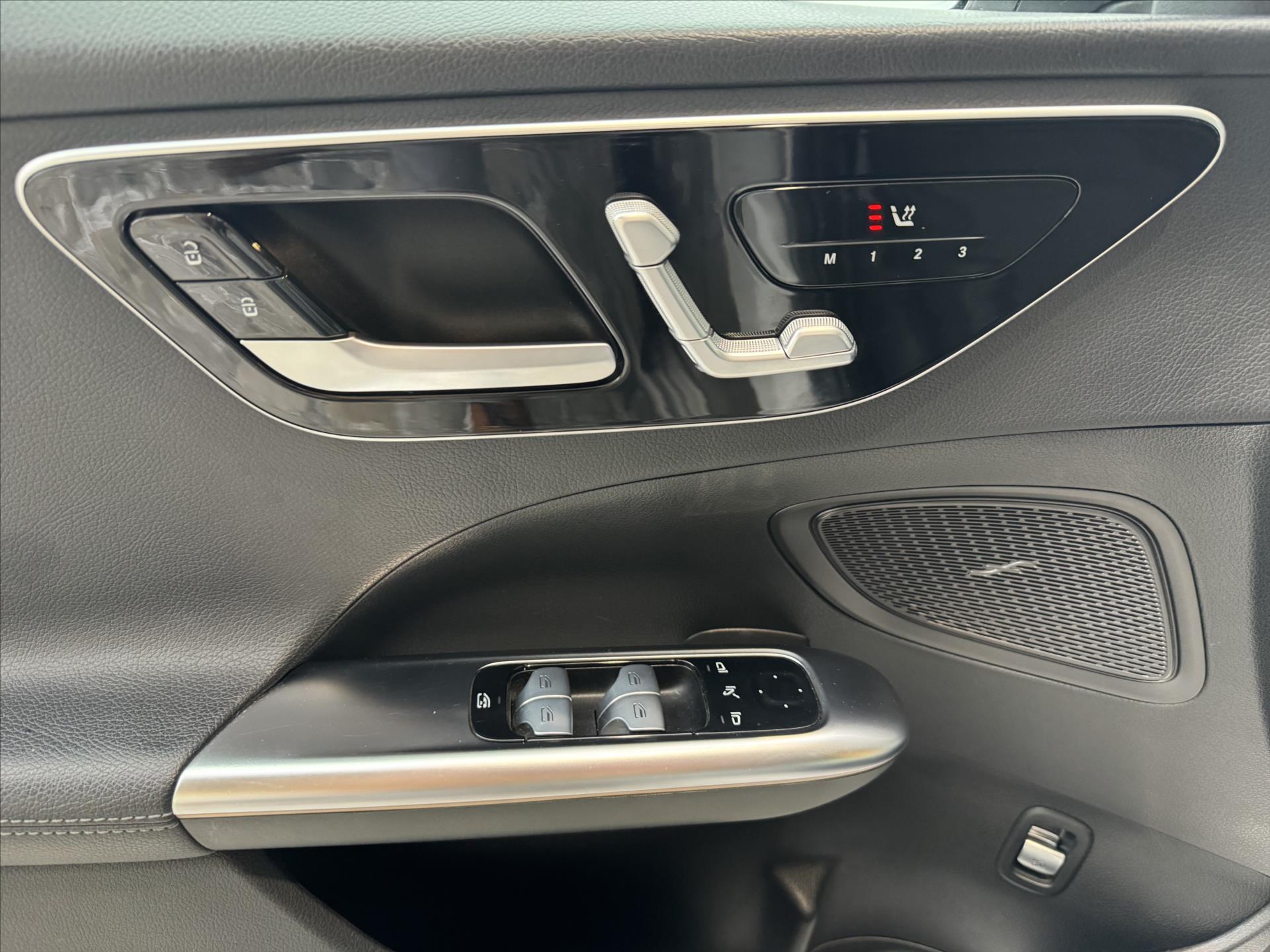 mercedes-benz-tridy-c-c-220d - 4