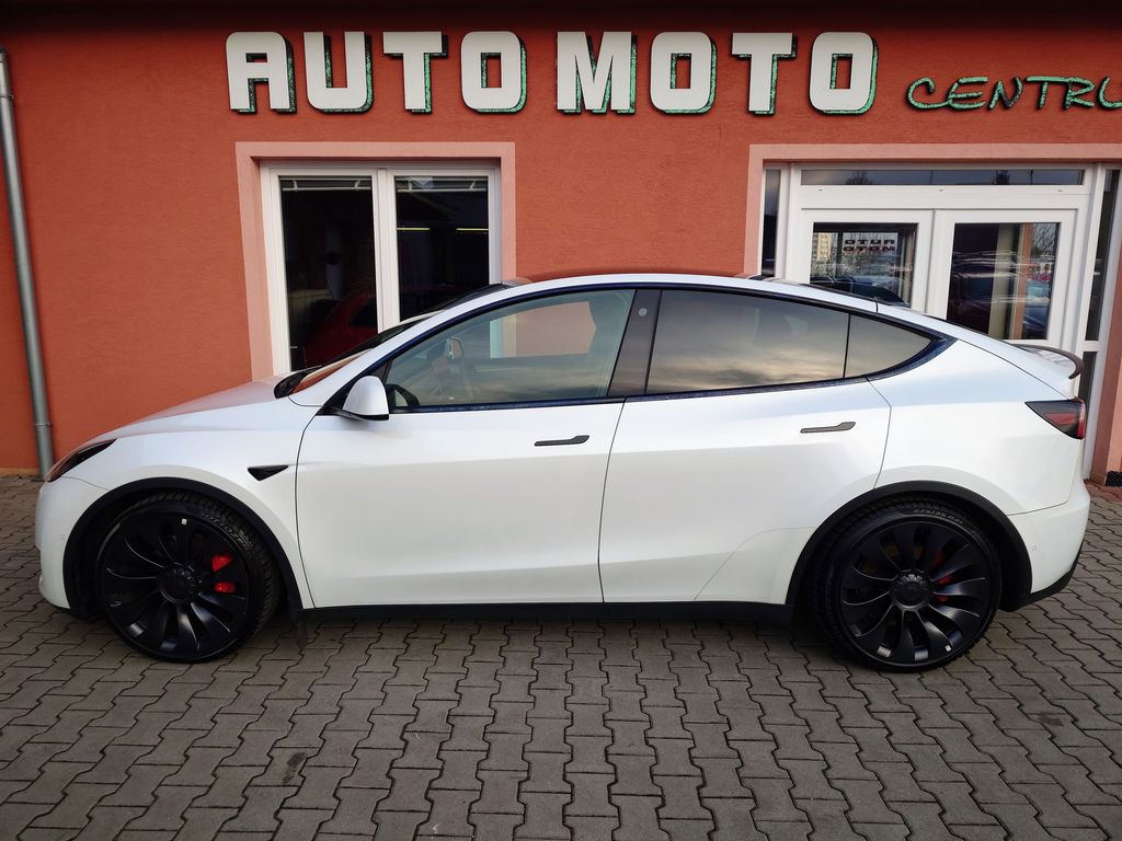 tesla-model-y-performance-berlin-eap-393 - 1