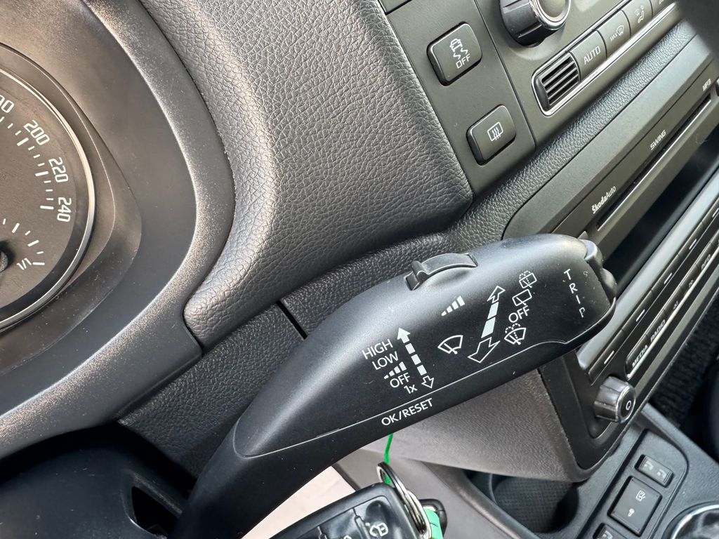 skoda-roomster-1-2-tsi-style - 9