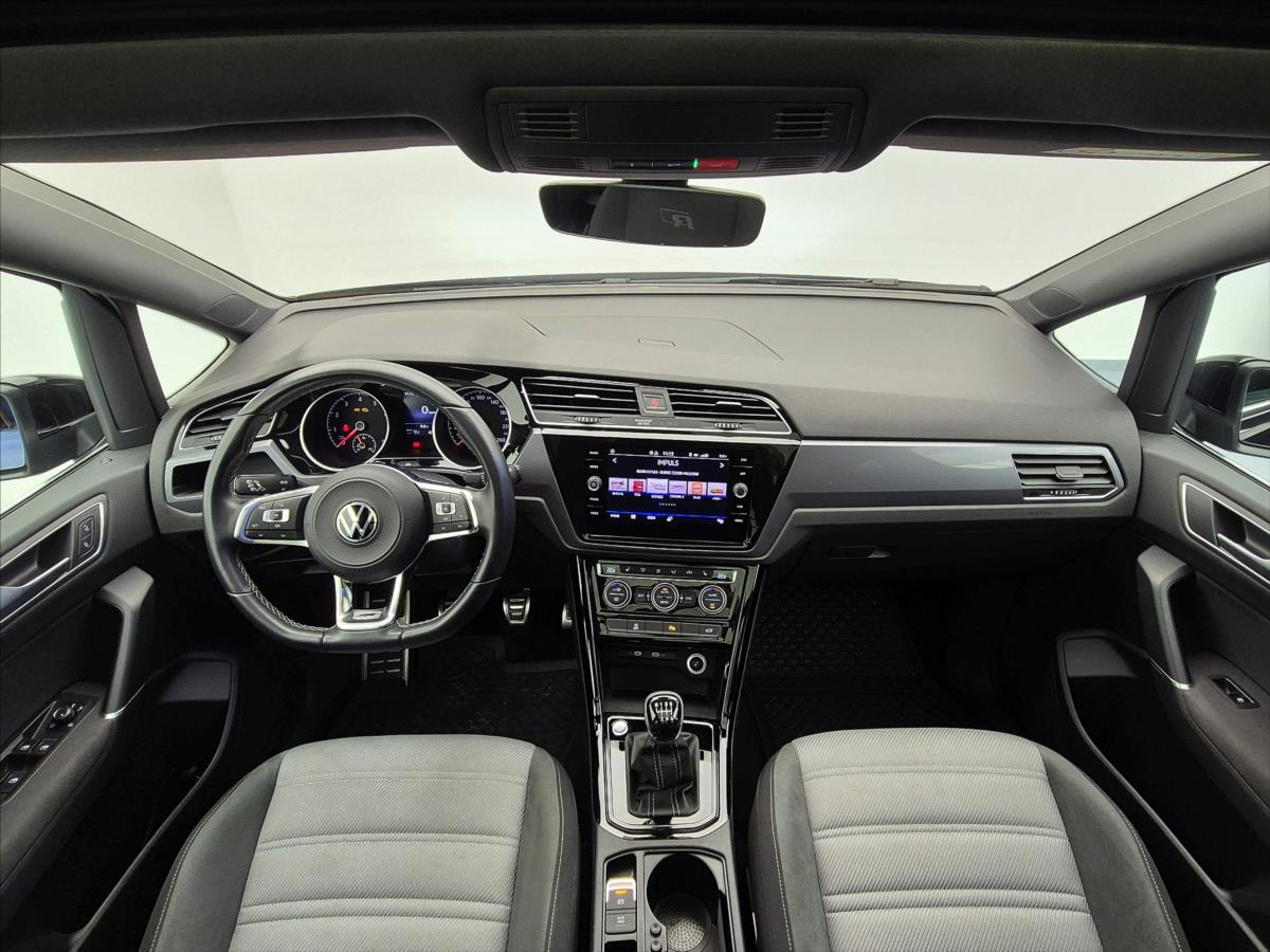 volkswagen-touran-1-5-tsi-evo-6g-r-line - 9