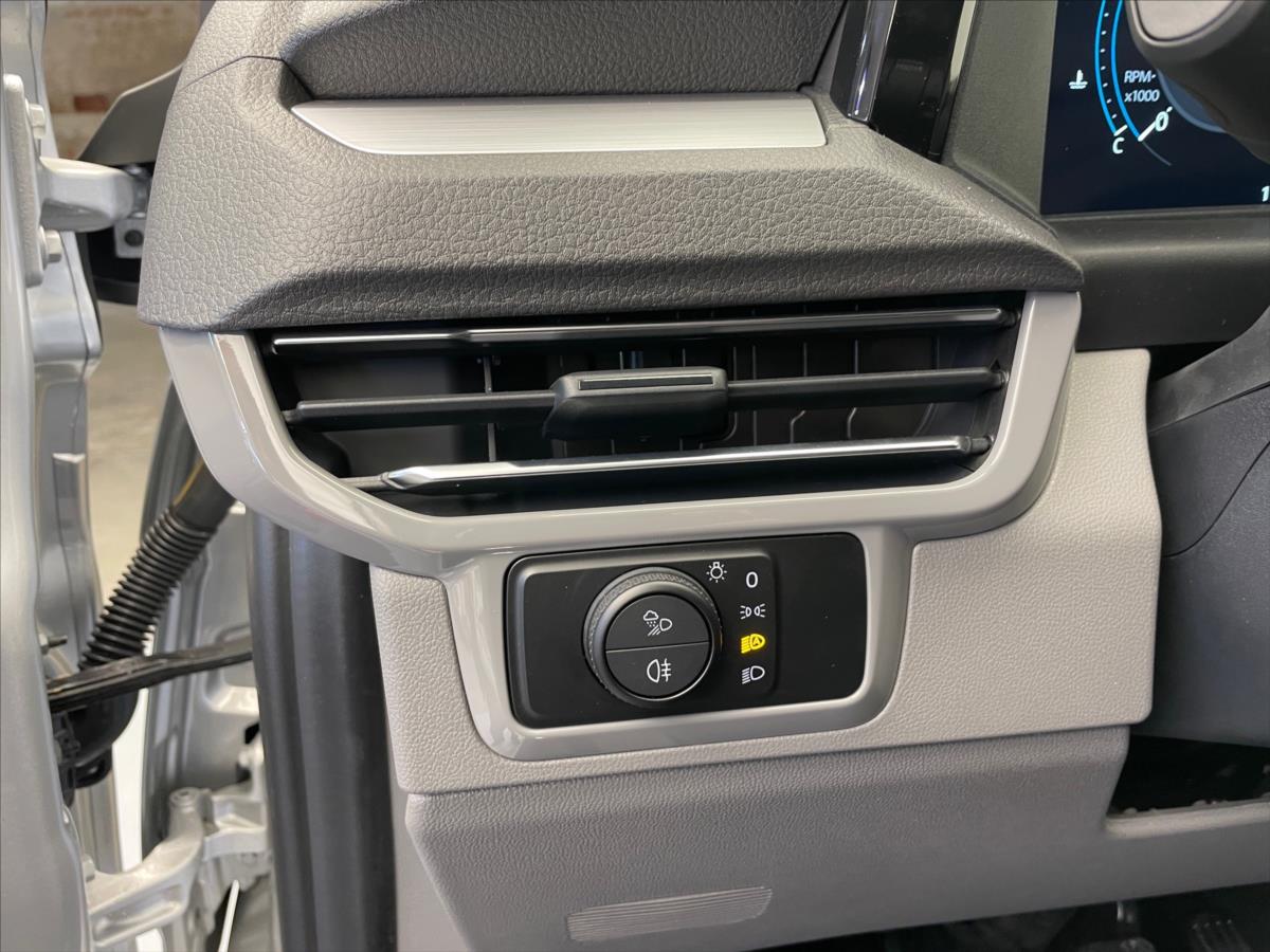 volkswagen-caravelle-novy-t7-2-0-tdi-6g-dr - 7