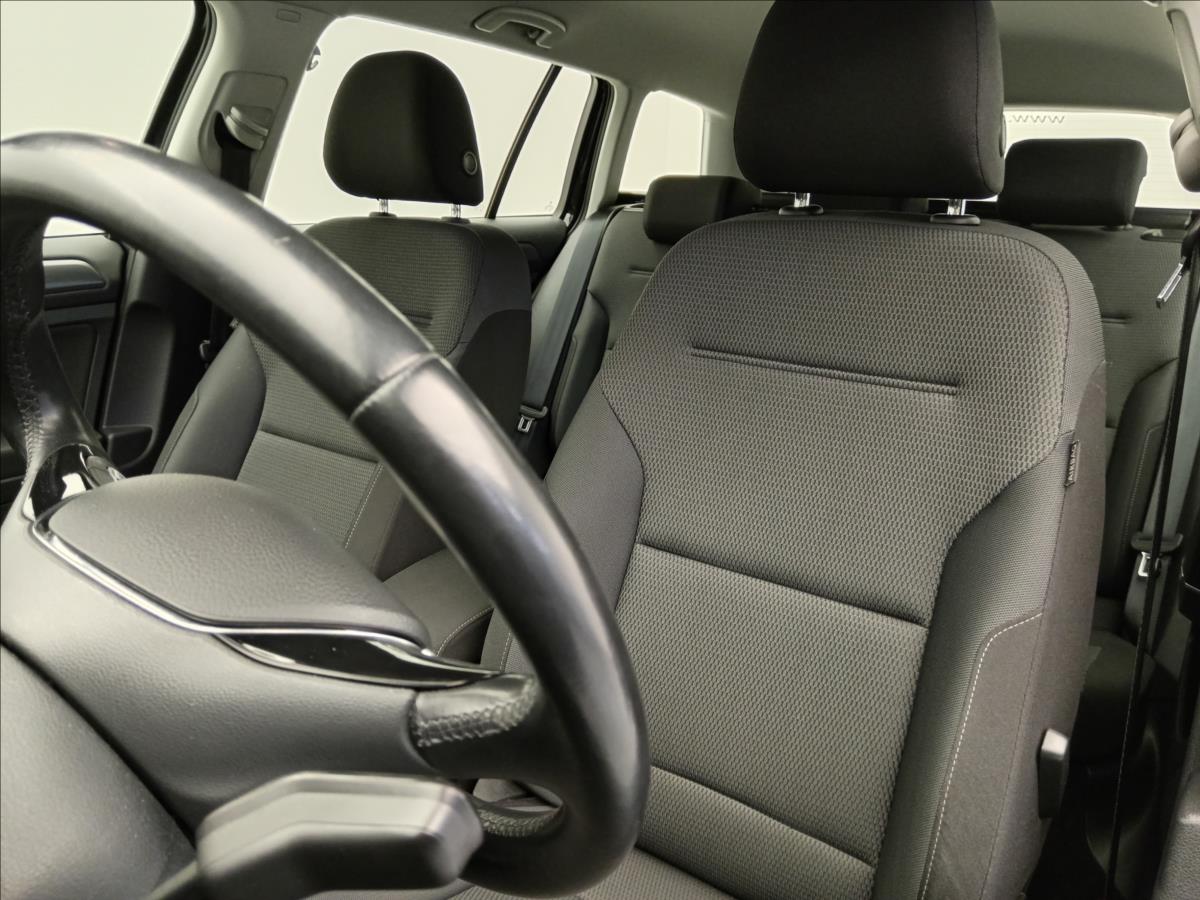 volkswagen-golf-1-5-tgi-comfortline - 9
