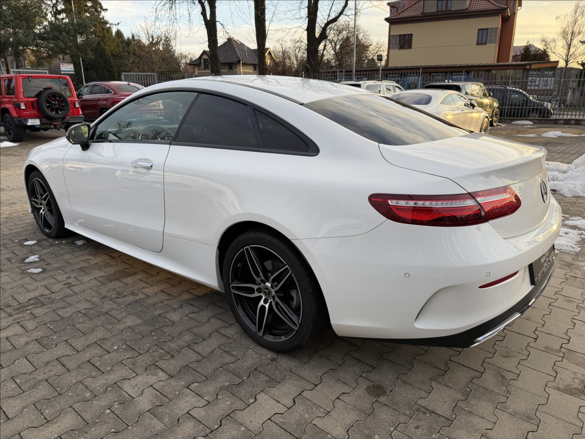 mercedes-benz-tridy-e-220d-4matic-amg - 6