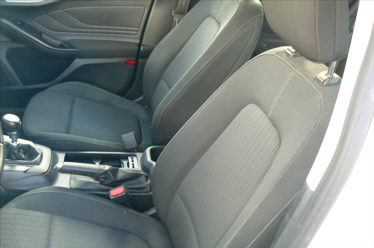 ford-focus-1-0-ecoboost-combi-dph - 9