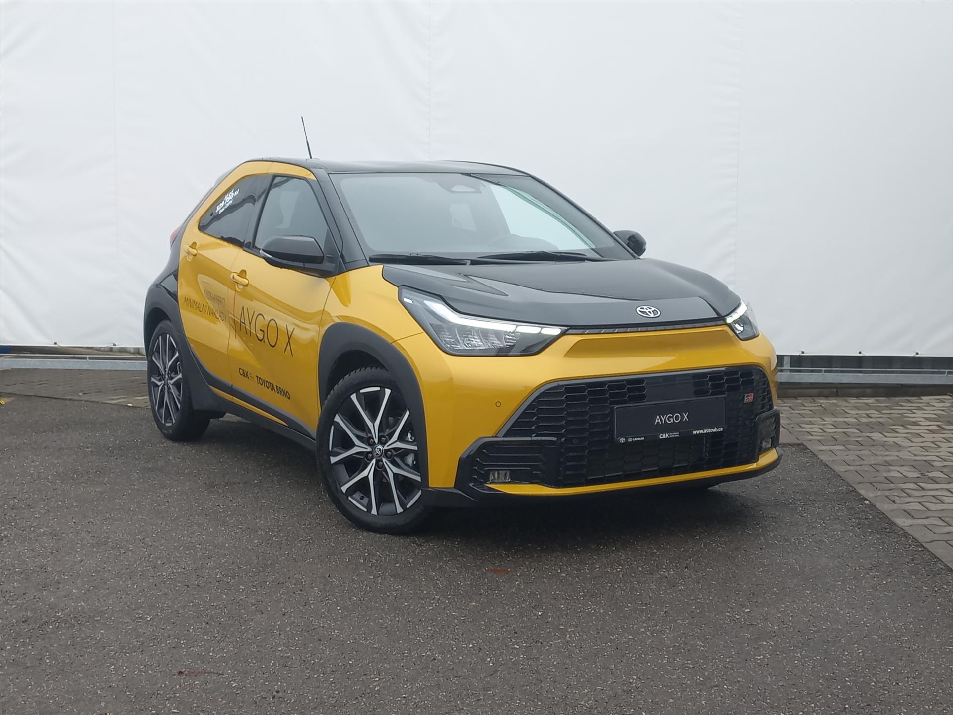 toyota-aygo-1-5-hybrid-e-cvt-115k-x-gr-sport - 4