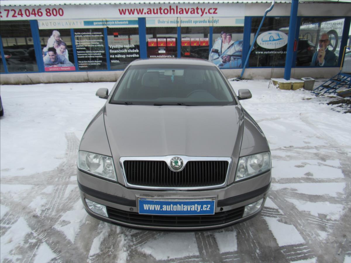 skoda-octavia-1-6-fsi-85kw-sedan - 1
