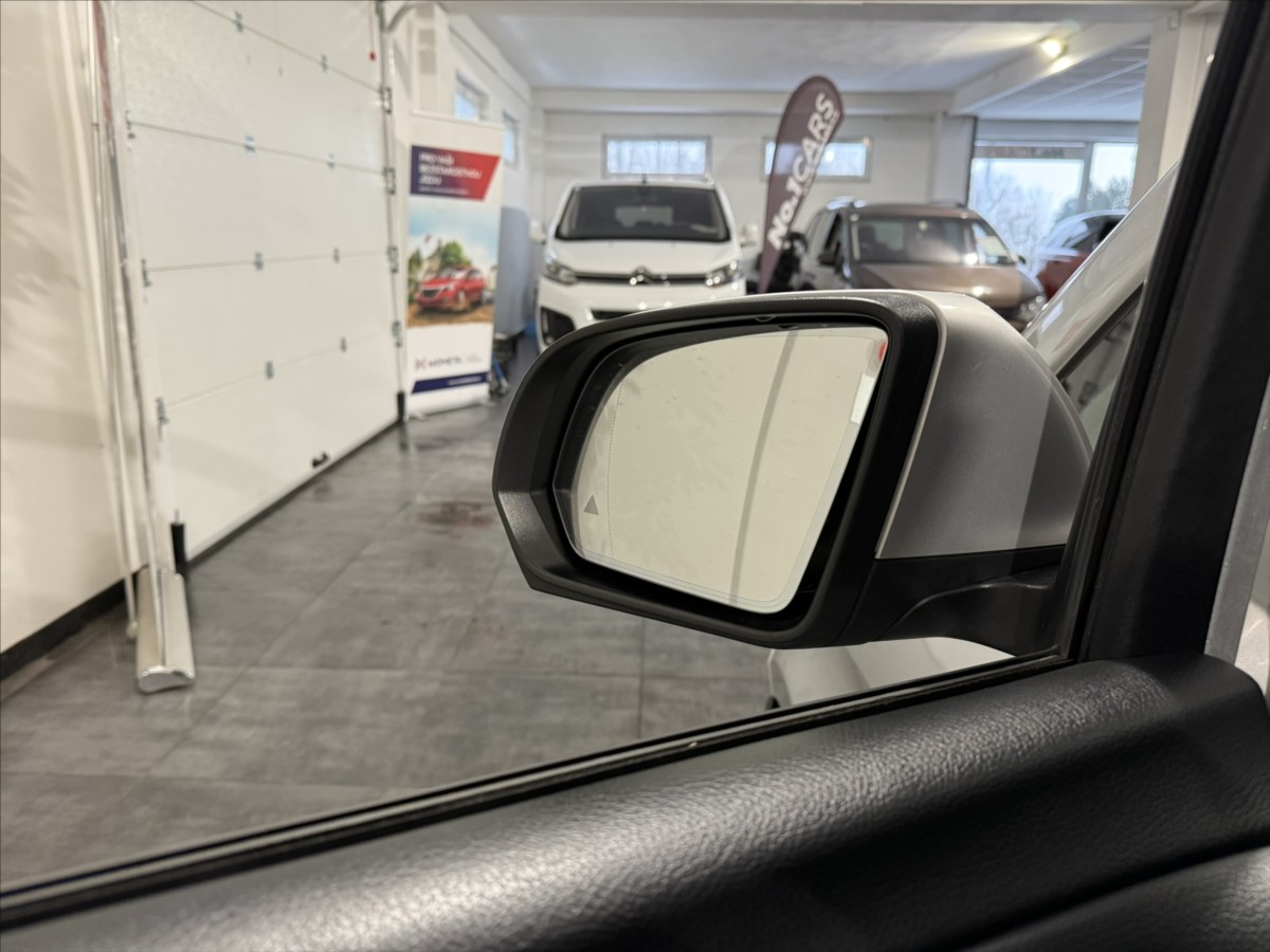 mercedes-benz-tridy-v-2-0-300d-360-kamera-stolek - 7