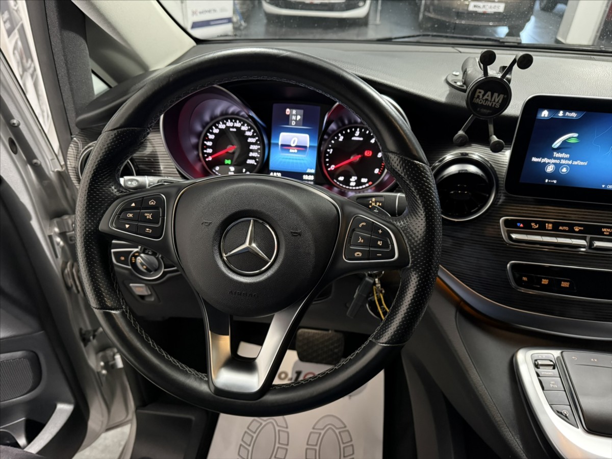 mercedes-benz-tridy-v-2-0-300d-360-kamera-stolek - 9