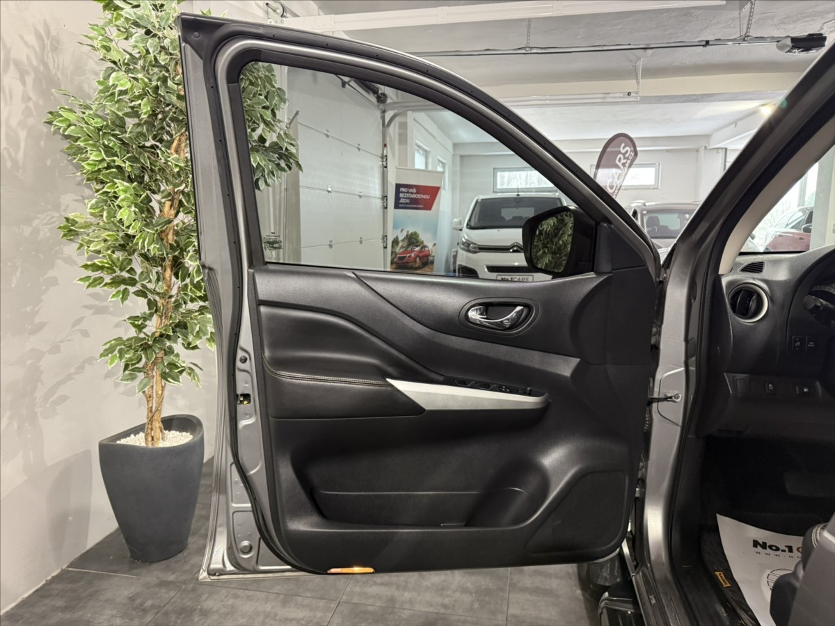 nissan-navara-2-3-d-tekna-at-double-dph - 5