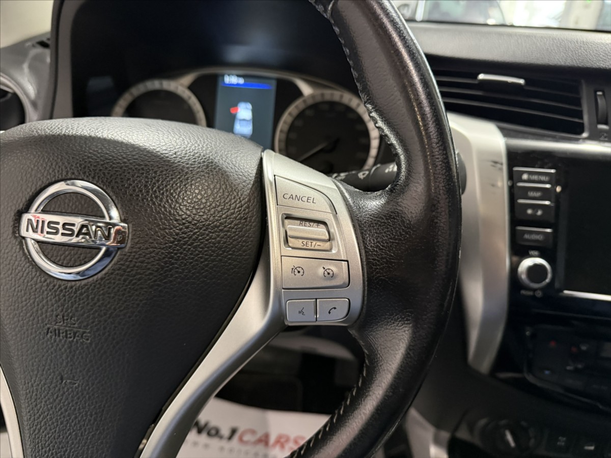 nissan-navara-2-3-d-tekna-at-double-dph - 8