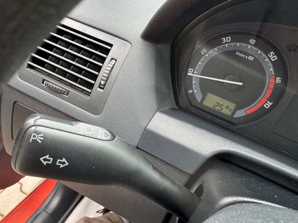 skoda-fabia-combi-1-2-12v-htp-classic - 8