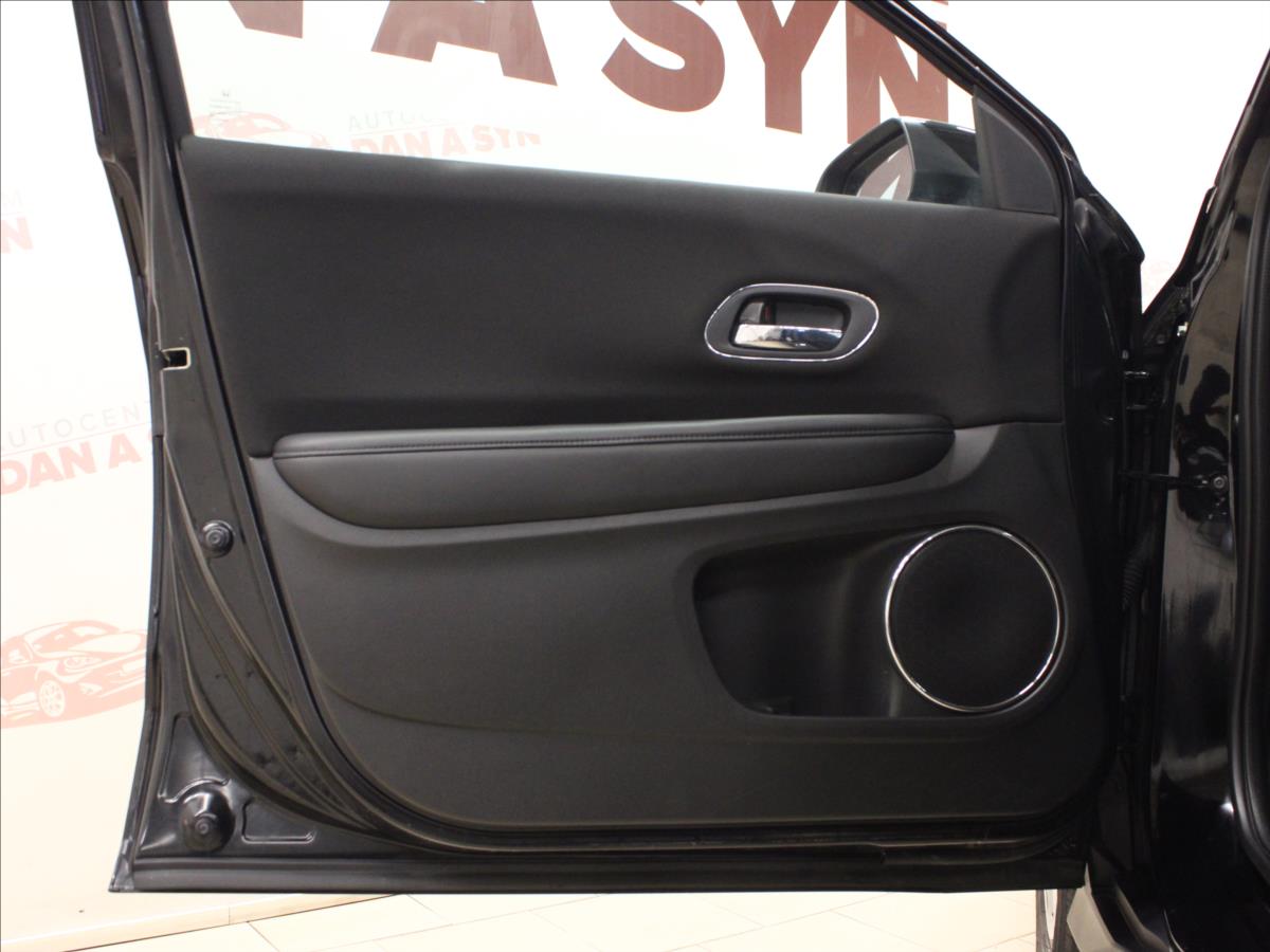 honda-hr-v-1-5-i-vtec-elegance - 8