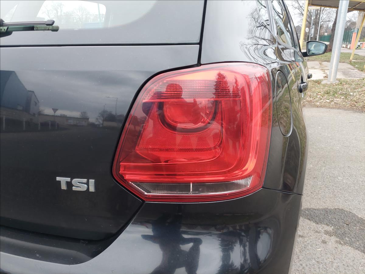 volkswagen-polo-1-2-tsi-r-line-top-vybava - 9
