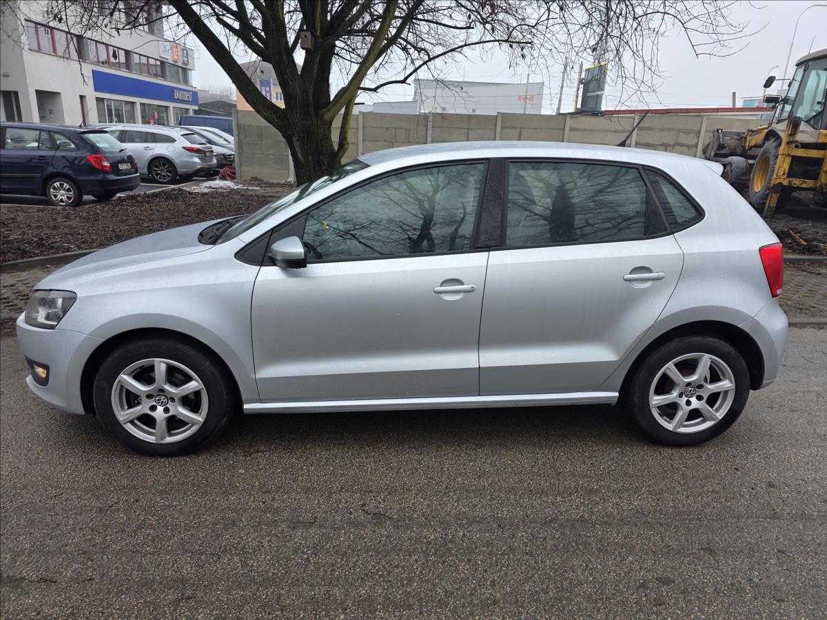 volkswagen-polo-1-4-1-4i-63kw-dsg-klima-5-dv-1-4i-63kw-dsg-klima-5-dv - 2