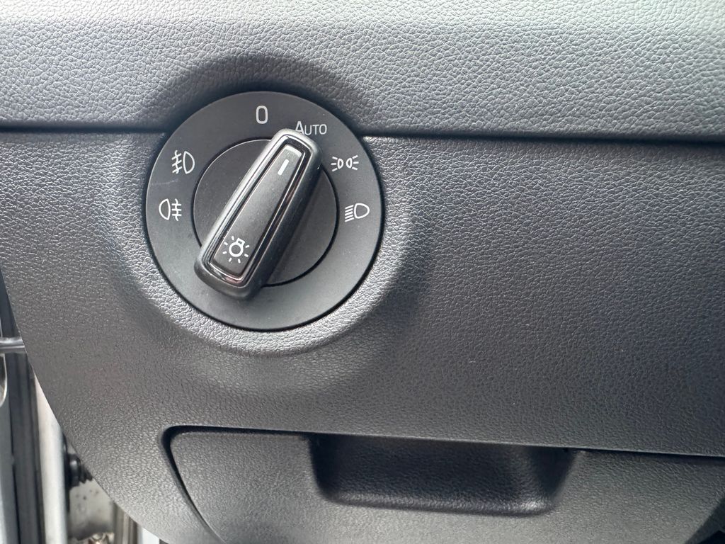 skoda-octavia-combi-1-4-tsi-dsg-ambition-joy - 7