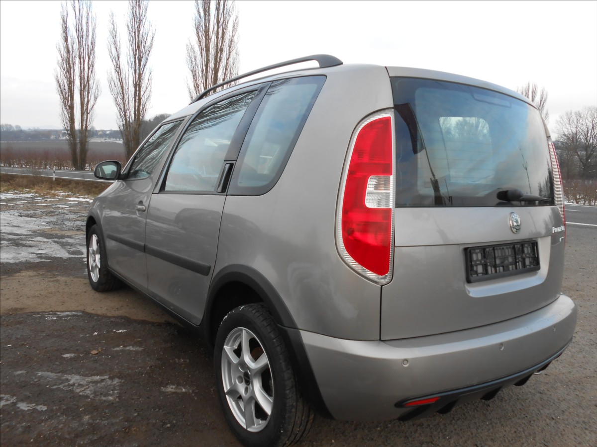 skoda-roomster-1-4-16v-63-kw-klima-serviska - 4