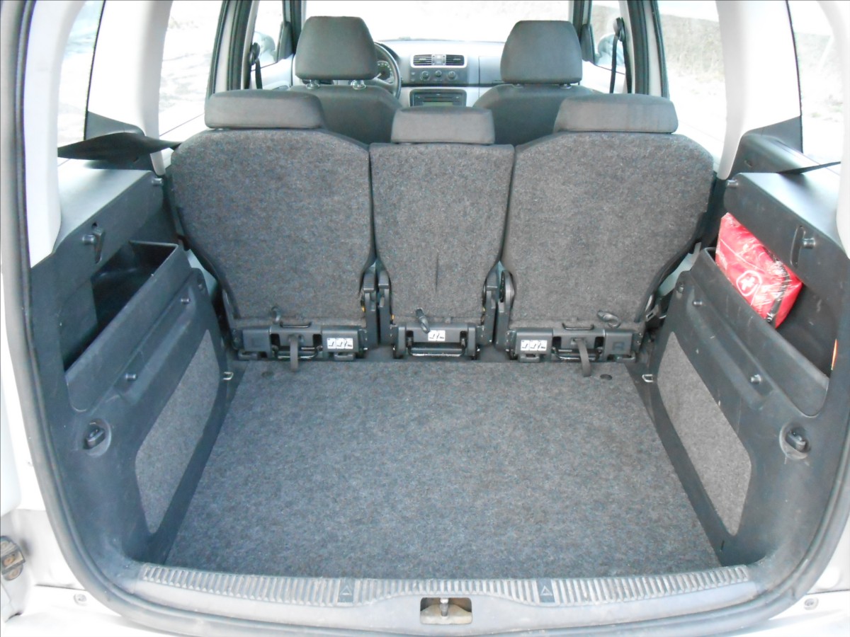 skoda-roomster-1-4-16v-63-kw-klima-serviska - 9