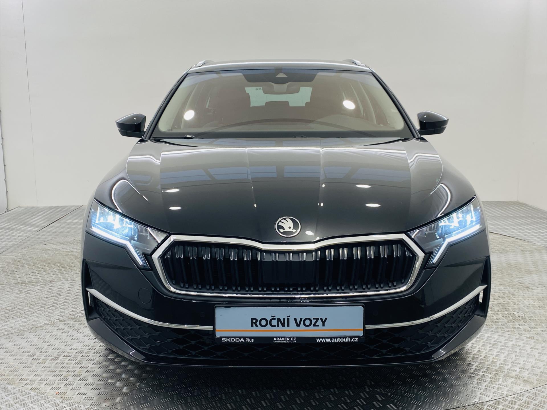 skoda-octavia-1-5-tsi-85kw-top-selection-dsg - 3