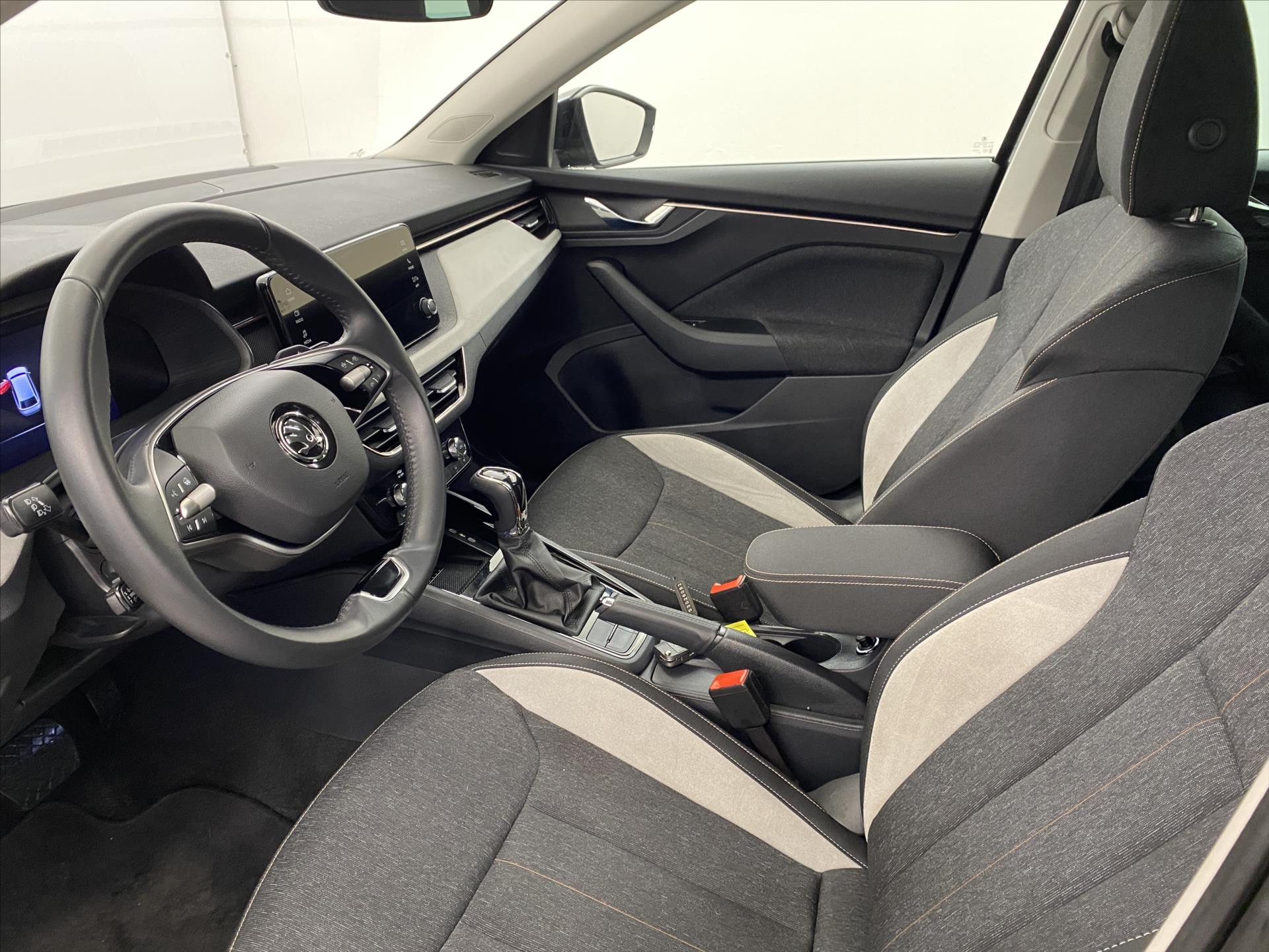 skoda-scala-1-0-tsi-85kw-dsg-top-selection - 4