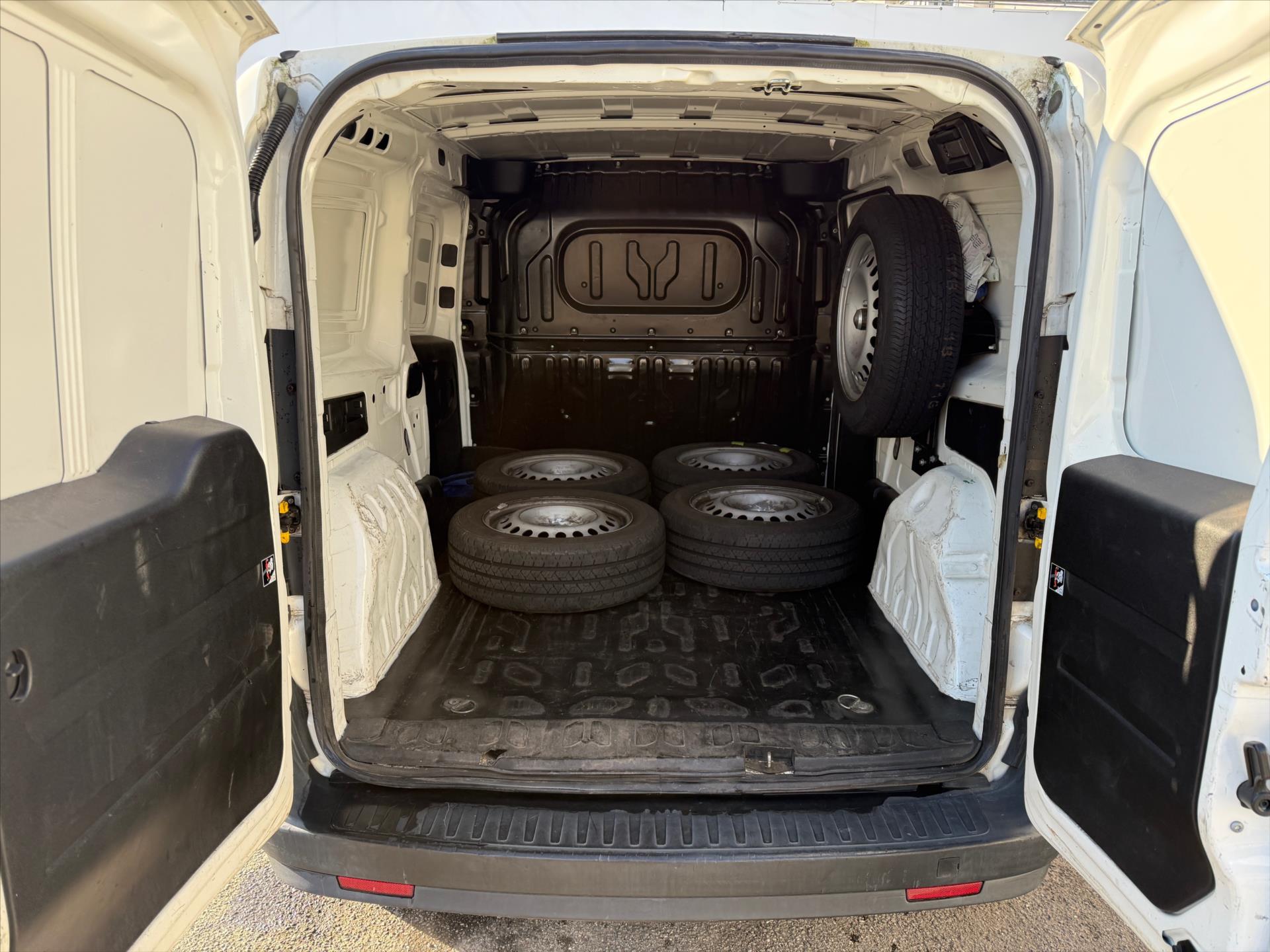 opel-combo-1-4 - 9