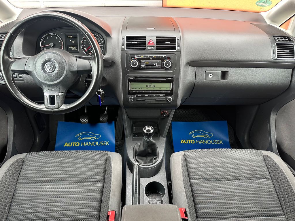 volkswagen-touran-1-2-tsi-77kw-serviska-tazne - 8