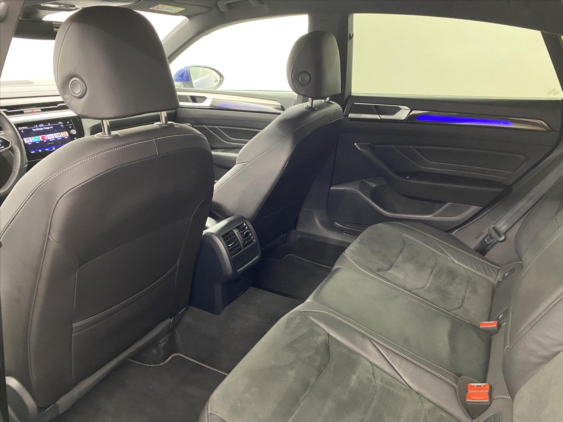 volkswagen-arteon-2-0-tdi-147kw-dsg-r-line - 5