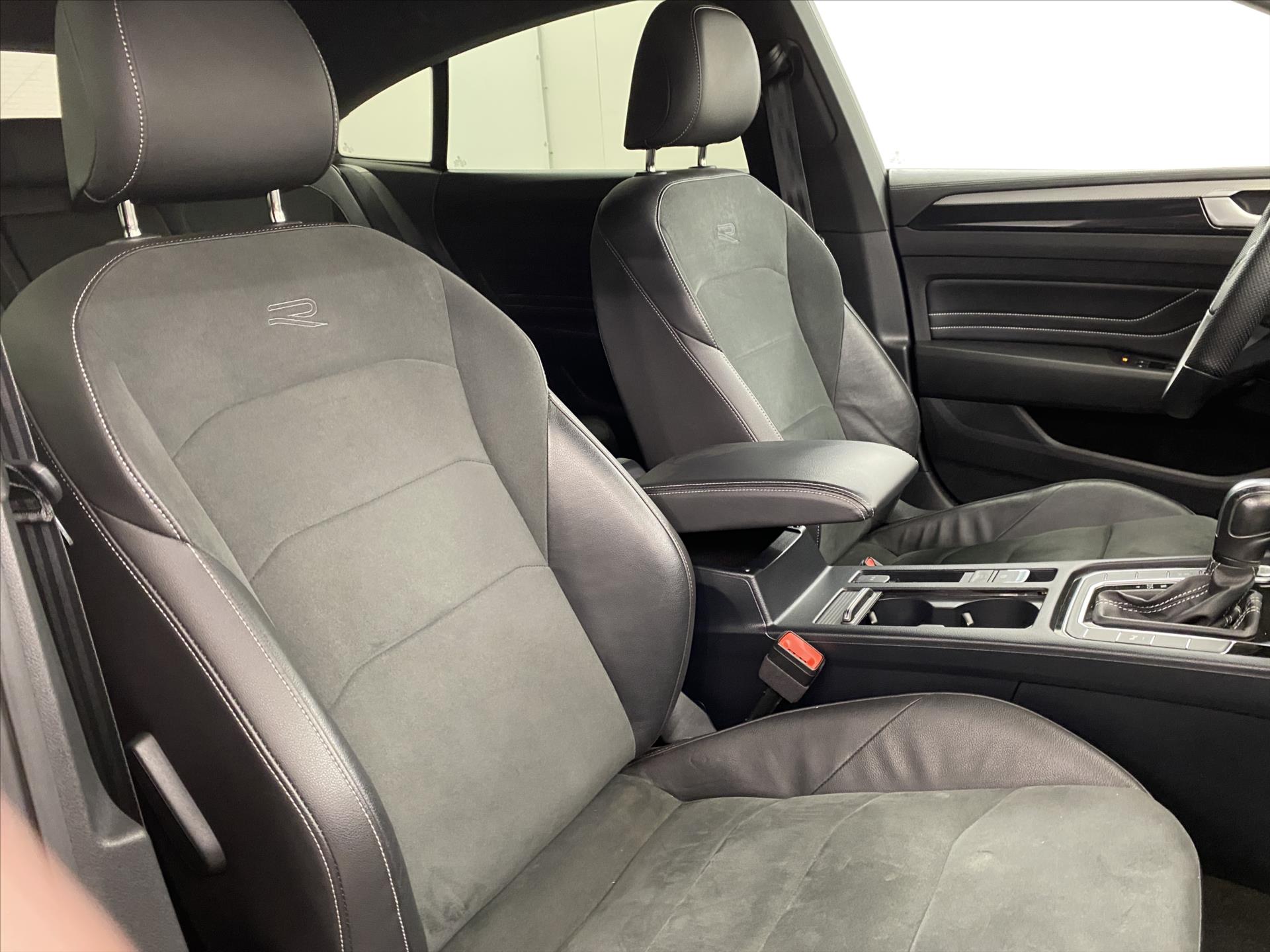 volkswagen-arteon-2-0-tdi-147kw-dsg-r-line - 7