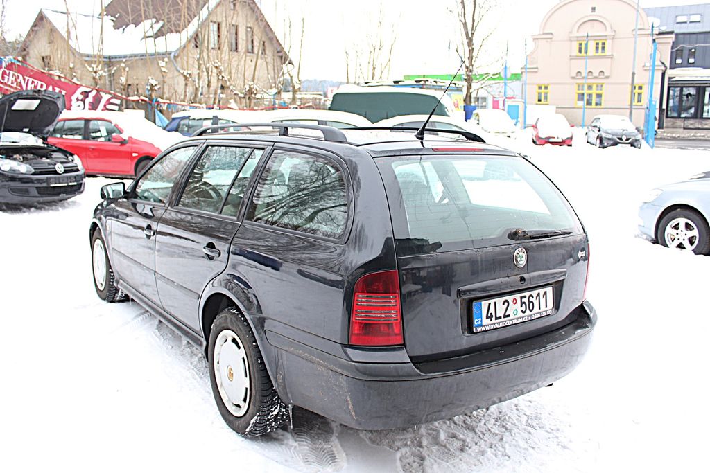 skoda-octavia-kombi-1-9-tdi-4x4 - 4
