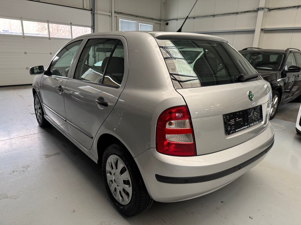 skoda-fabia-1-4-16v-elegance - 3