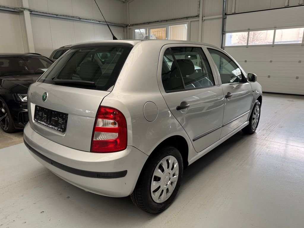 skoda-fabia-1-4-16v-elegance - 5