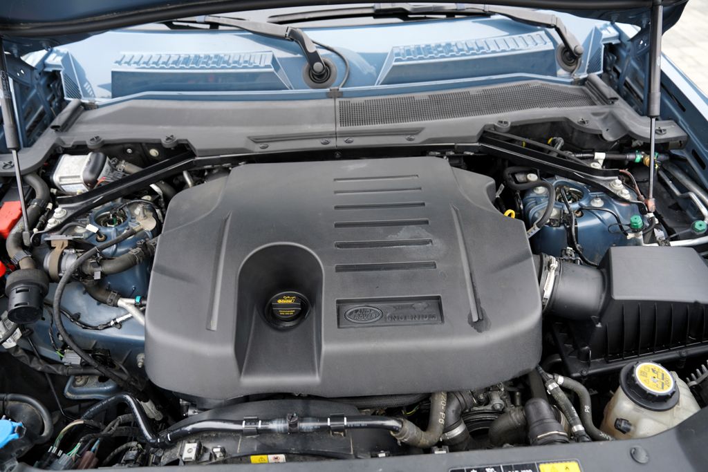 land-rover-defender-p400-x110-dynamic-hse-awd - 9