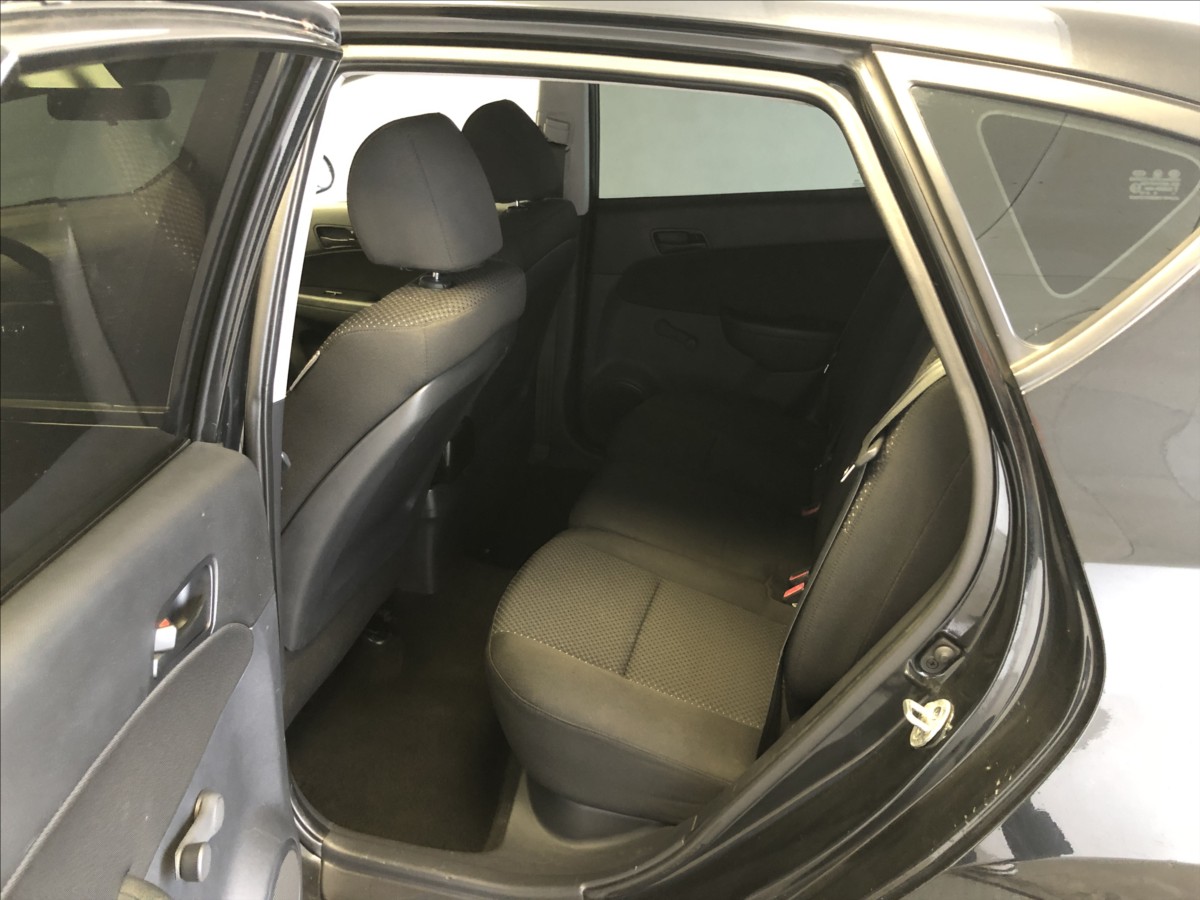 hyundai-i30-1-4-16v - 9