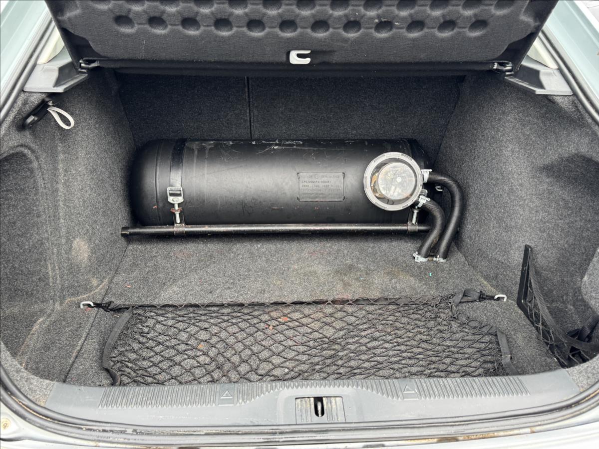 skoda-octavia-1-6-mpi-bez-koroze-lpg - 8