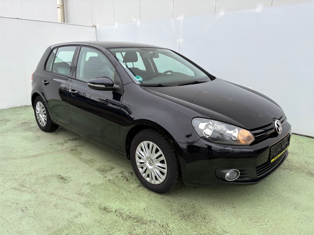 Volkswagen Golf 1.6, 75kW, Aut. Klima, Výhřevy
