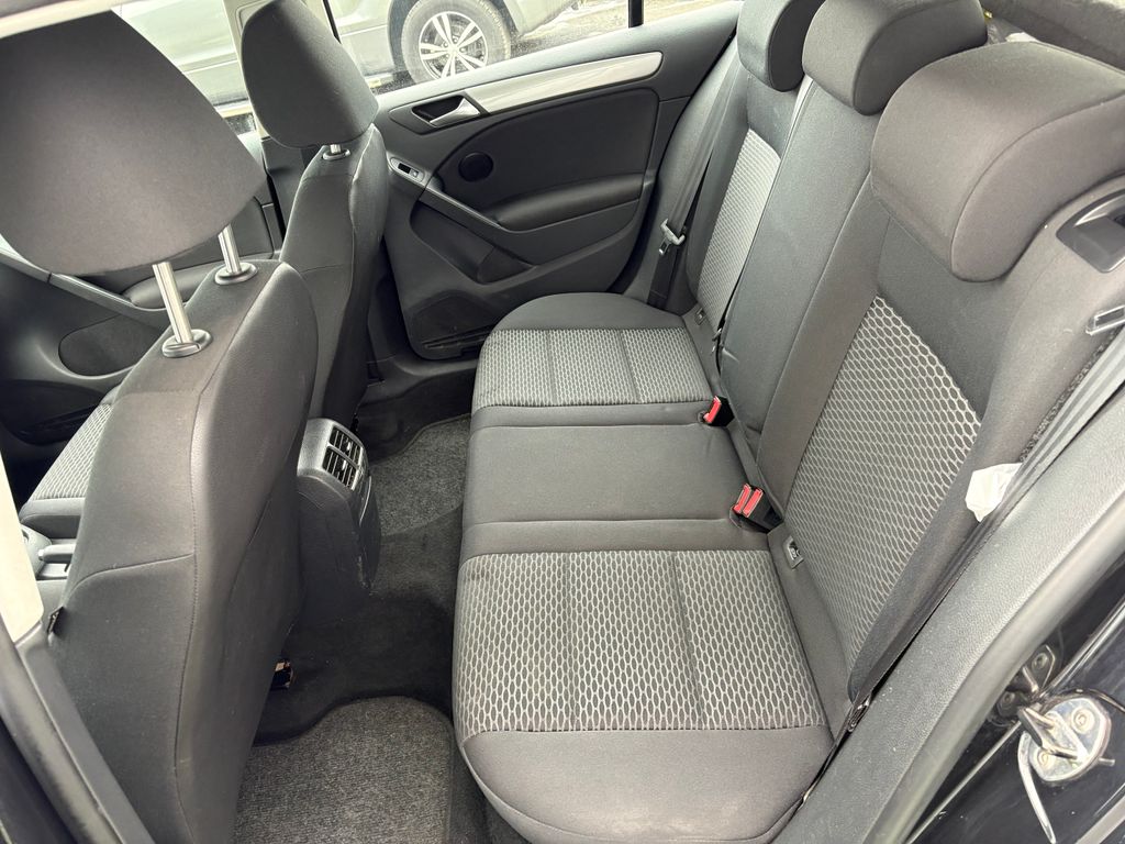 volkswagen-golf-1-6-75kw-aut-klima-vyhrevy - 6