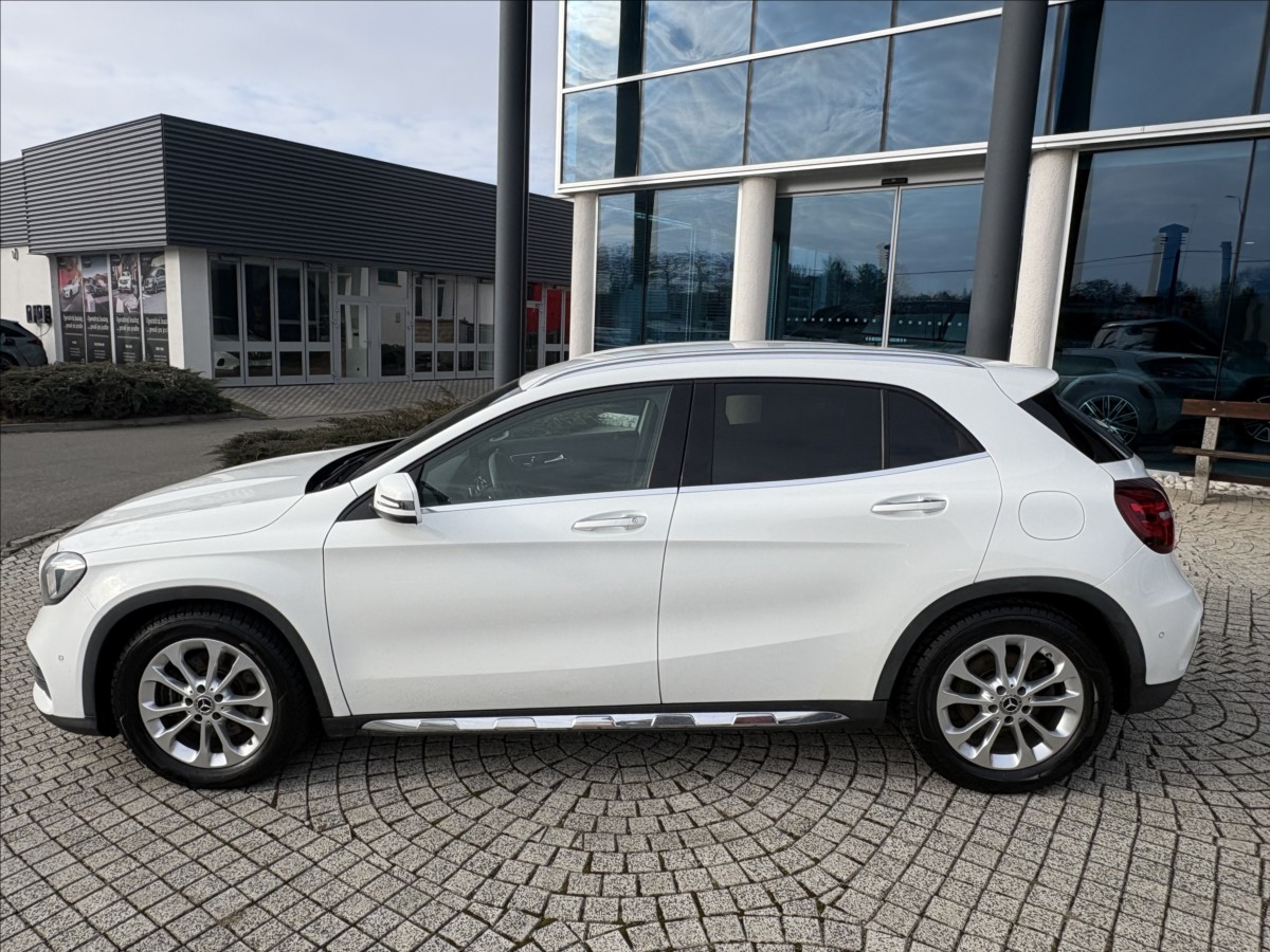 mercedes-benz-gla-2-0-gla-220-4m-amg-cz-1-majitel - 3