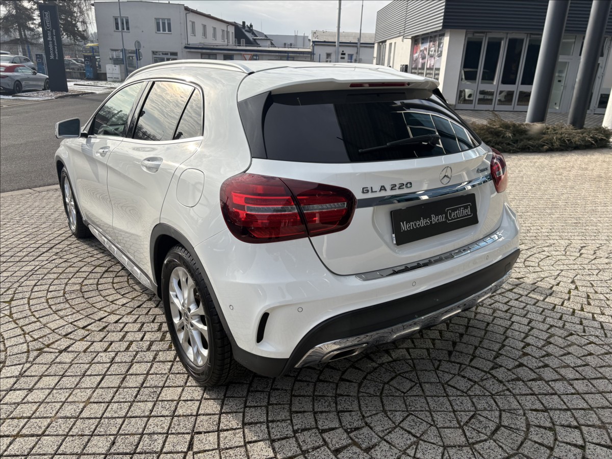 mercedes-benz-gla-2-0-gla-220-4m-amg-cz-1-majitel - 4