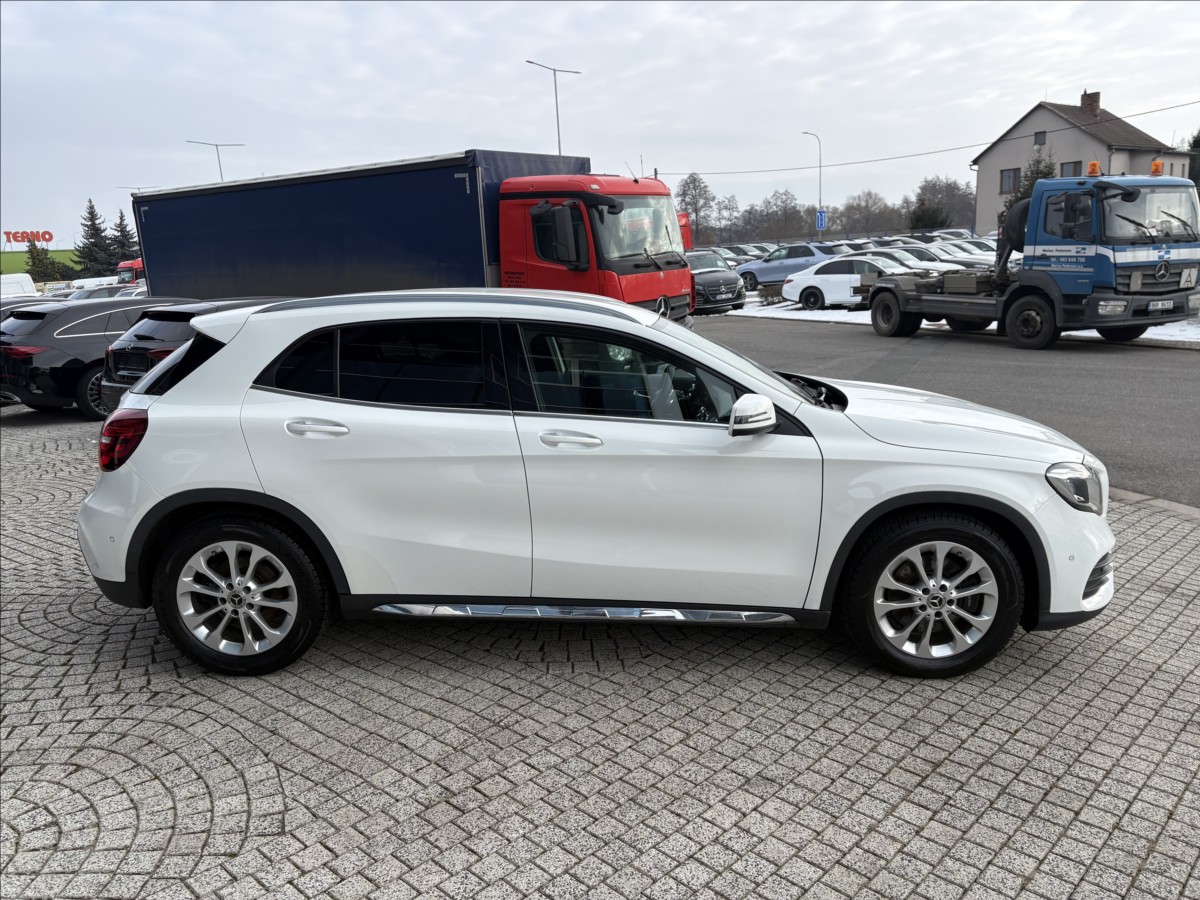 mercedes-benz-gla-2-0-gla-220-4m-amg-cz-1-majitel - 7