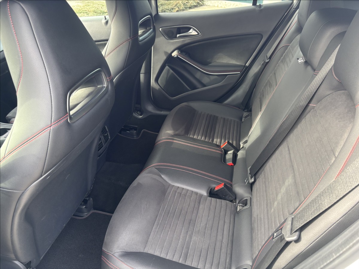 mercedes-benz-gla-2-0-gla-220-4m-amg-cz-1-majitel - 9
