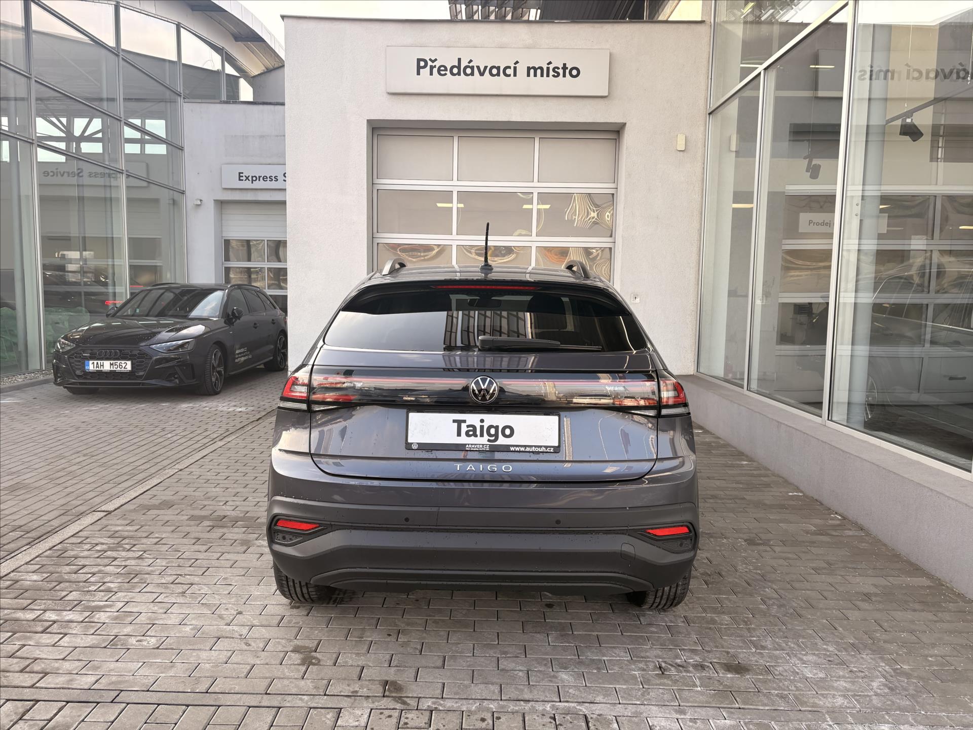 volkswagen-taigo-1-0-tsi-85w-6g-people - 4