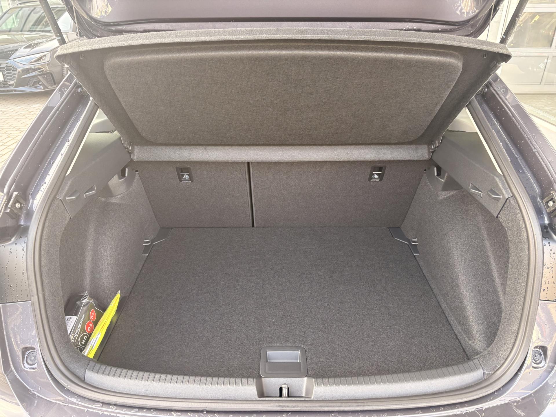 volkswagen-taigo-1-0-tsi-85w-6g-people - 8