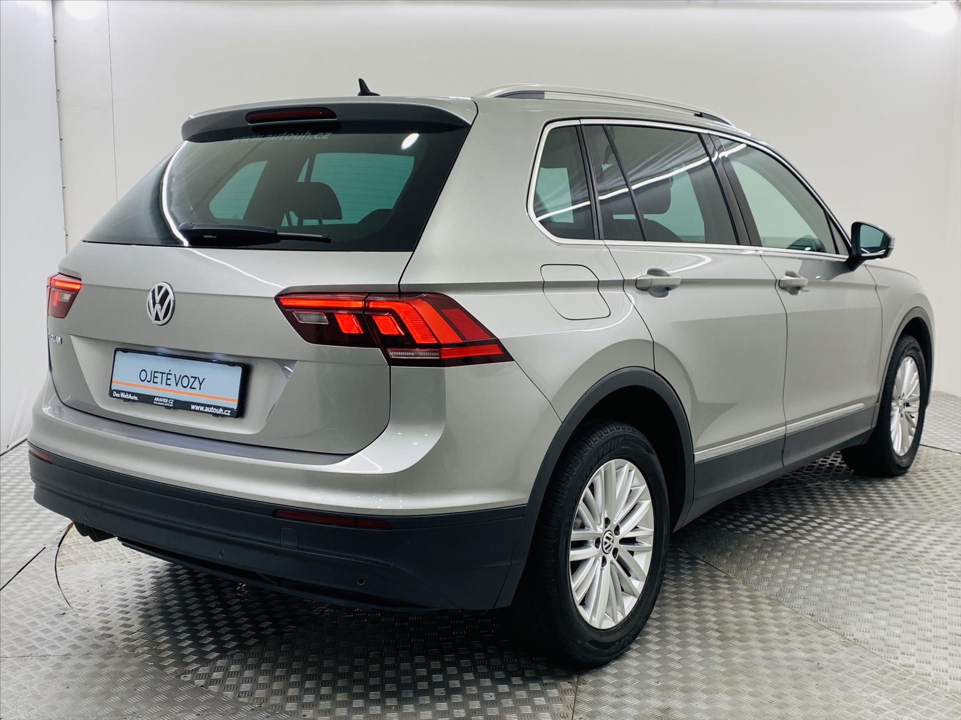 volkswagen-tiguan-2-0-comfotline-dsg - 1