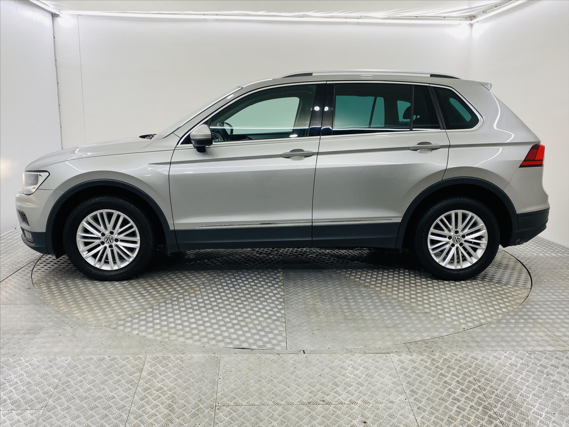 volkswagen-tiguan-2-0-comfotline-dsg - 2