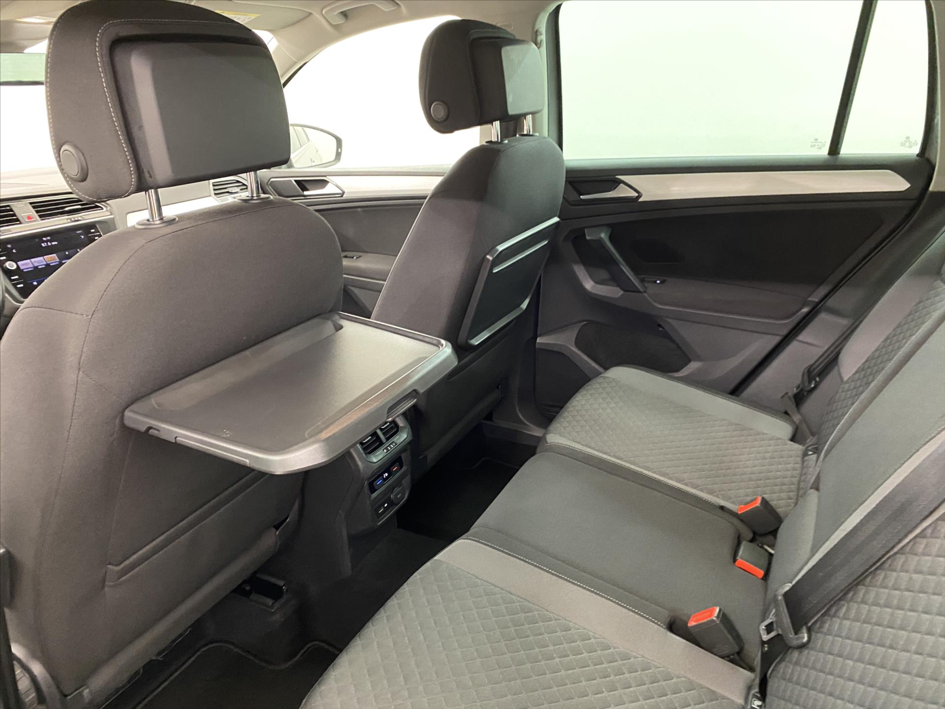 volkswagen-tiguan-2-0-comfotline-dsg - 5