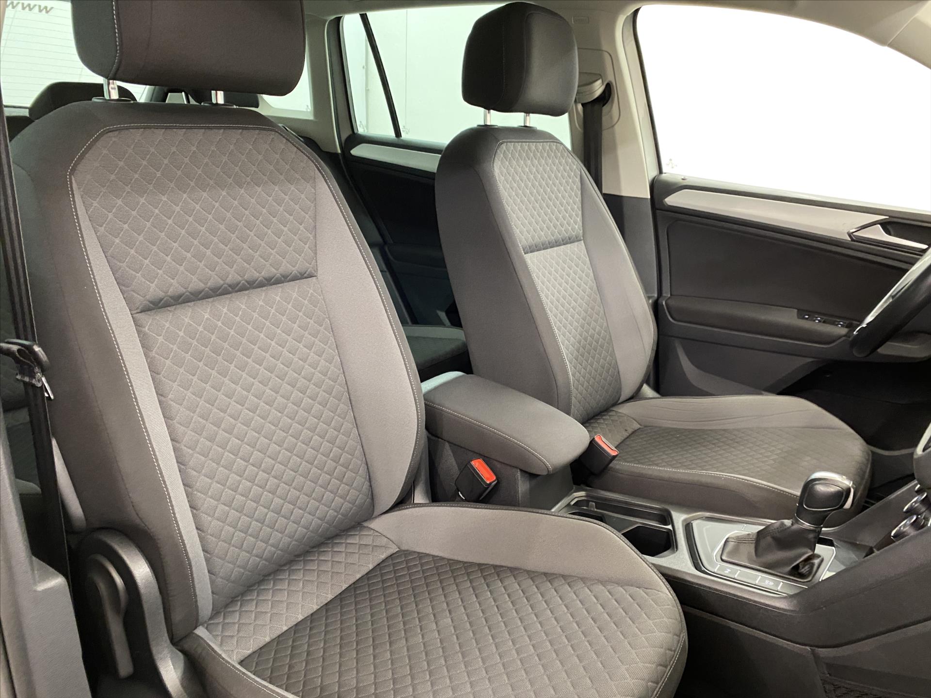 volkswagen-tiguan-2-0-comfotline-dsg - 7
