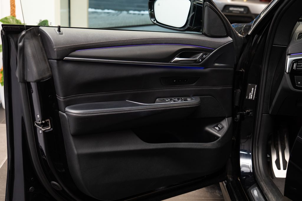 bmw-rada-6-i-gt-rwd-360-4-zony-pano-led - 6