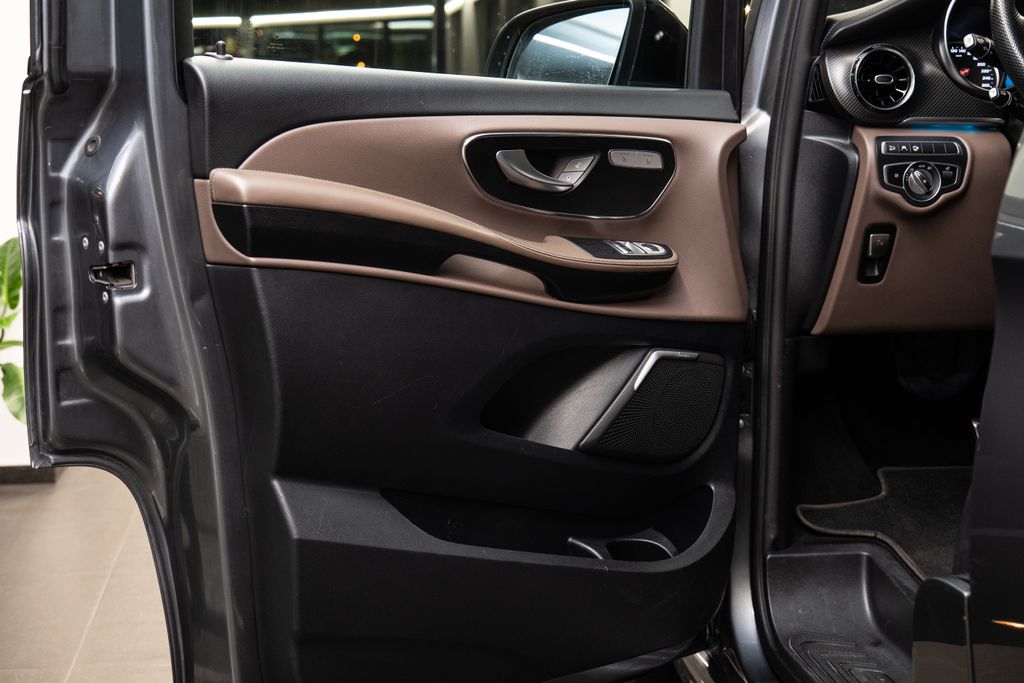 mercedes-benz-tridy-v-d-airmatic-4matic-pano-burmest - 5