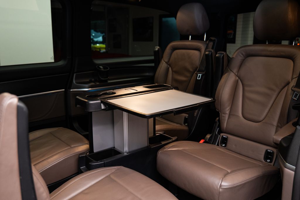 mercedes-benz-tridy-v-d-airmatic-4matic-pano-burmest - 9