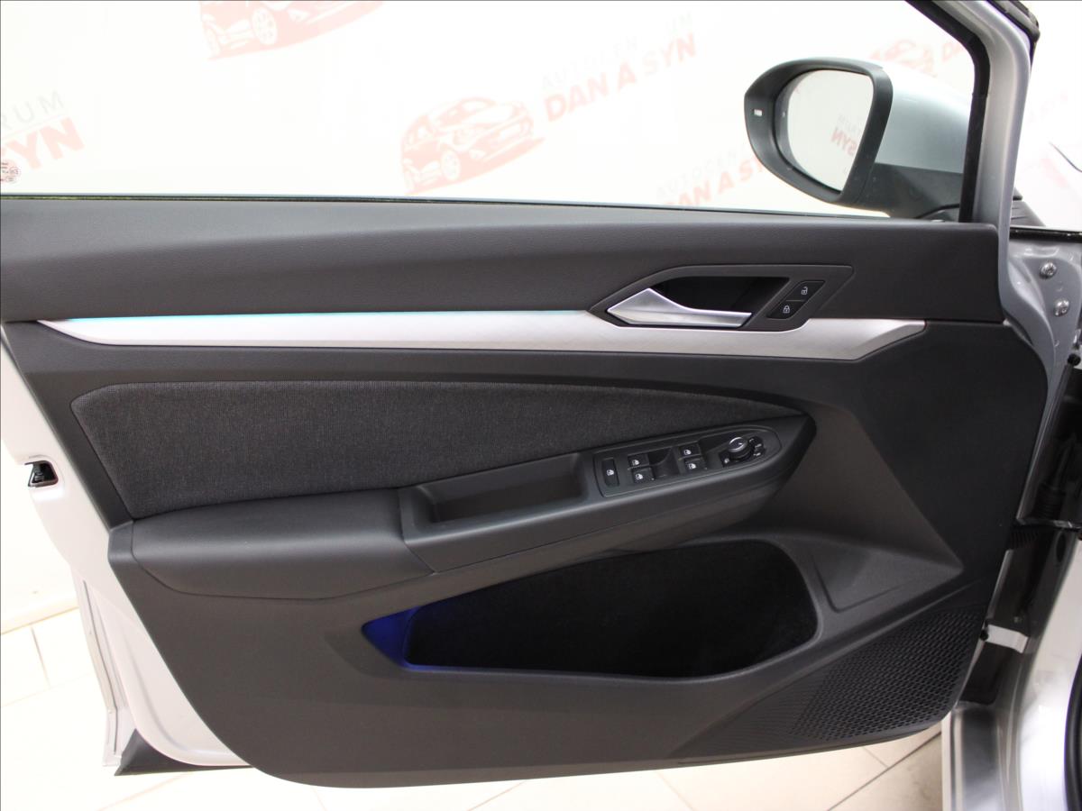 volkswagen-golf-1-5-tsi-evo-110kw-mhev-life-dsg - 7